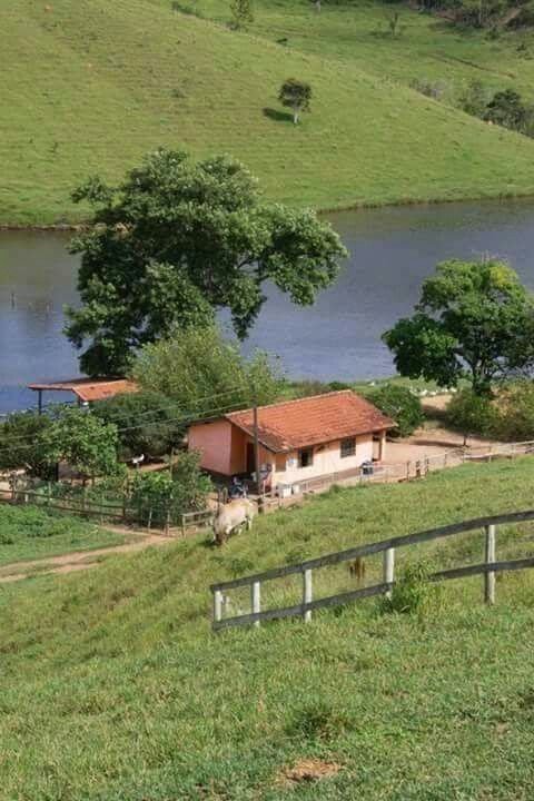 Casa no interior. Imagem: Pinterest.